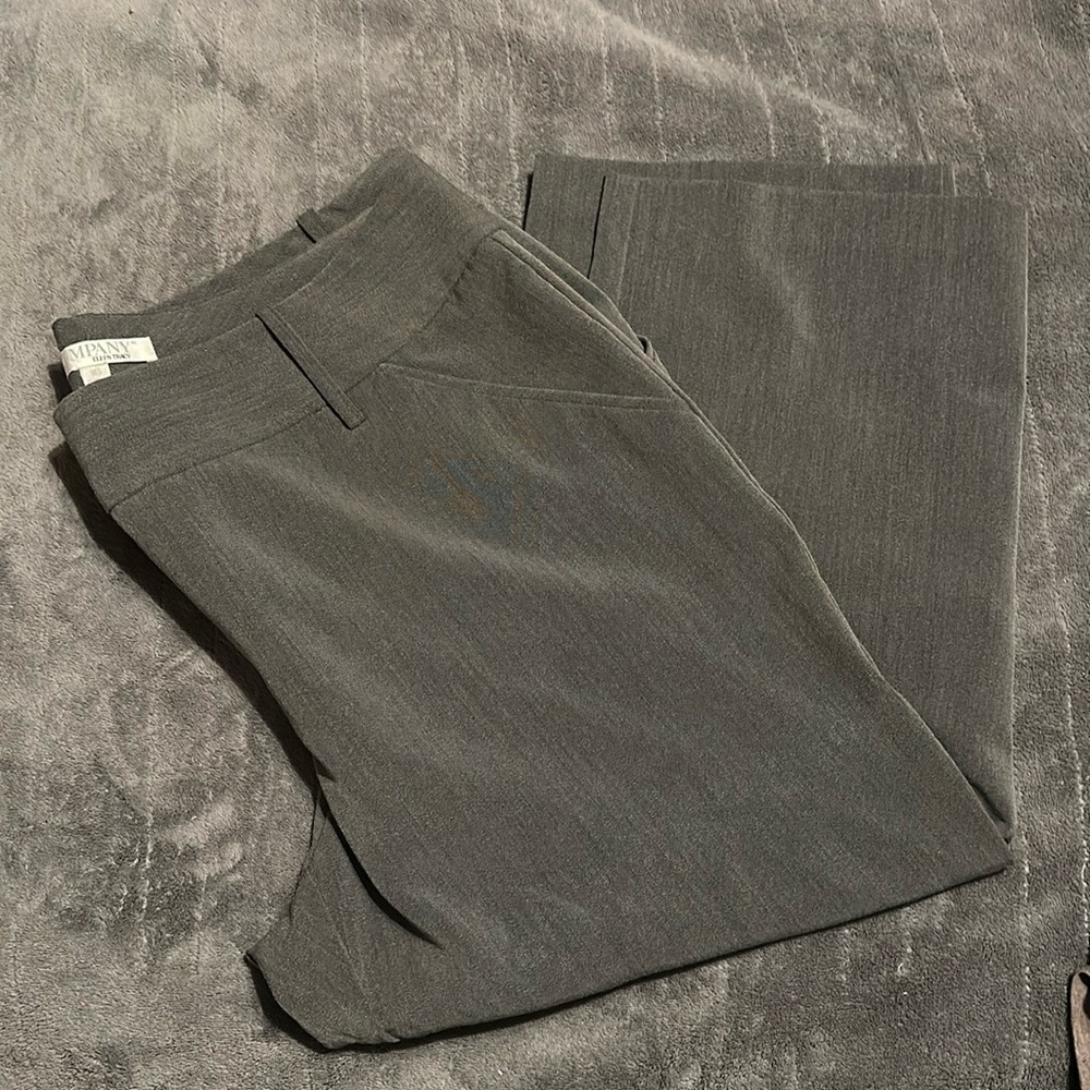 Company Ellen Tracy woman’s size 16 capri, medium heather grey, never worn